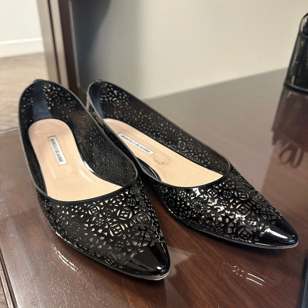 Manolo Blahnik laser-cut patent flats - Picture 10 of 10